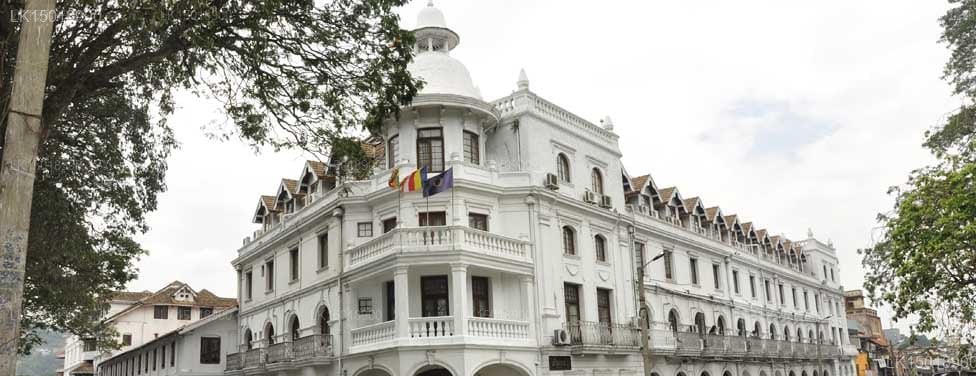Queen's Hotel