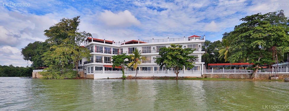 Centauria Lake Resort