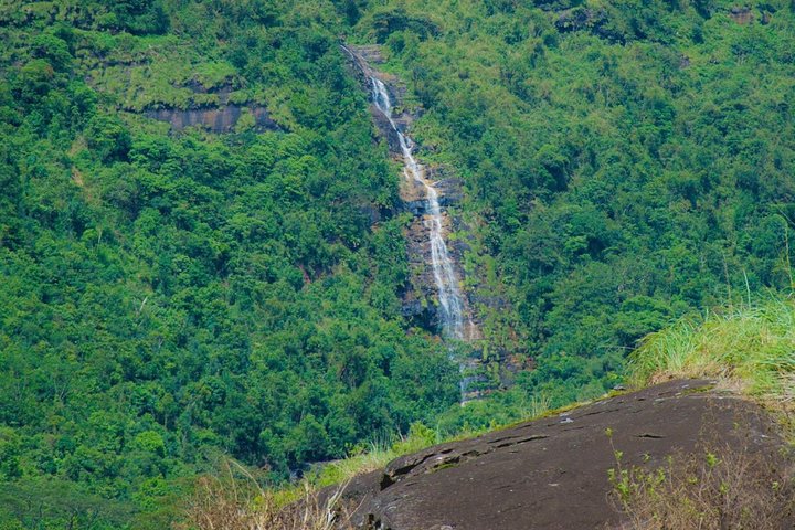 Hiking to Kota Ganga Waterfall from Kandy City