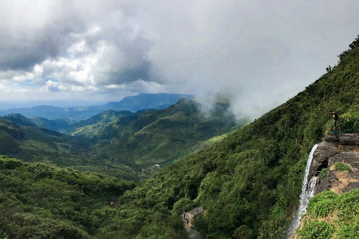 Hiking to Kota Ganga Waterfall from Kandy City