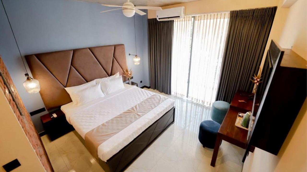 Limeshine  Airport Transit Hotel