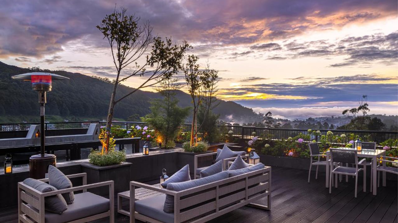The Golden Ridge Hotel
