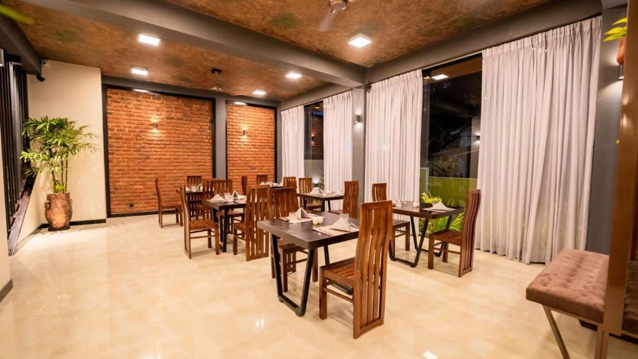 Limeshine  Airport Transit Hotel