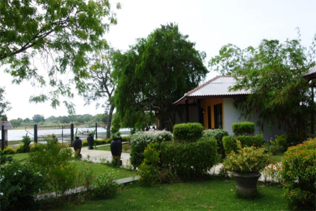 Flower Garden Lake Resort