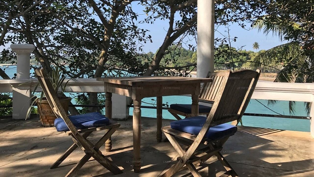 Taprobane Island, Weligama