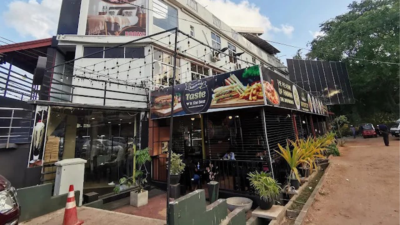 Airport city hotel in Colombo