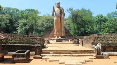 Maligawila Buddha Statue