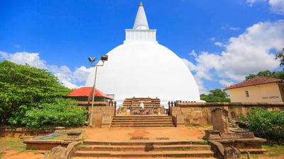 Mirisawetiya Stupa