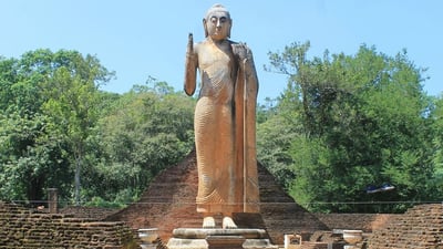 Maligawila Buddha Statue