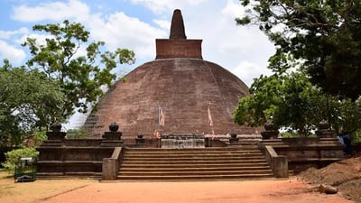 Abhayagiri Stupa