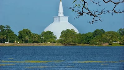 Ruwanweliseya Stupa