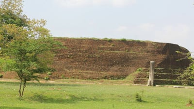 Dakkhina Stupa
