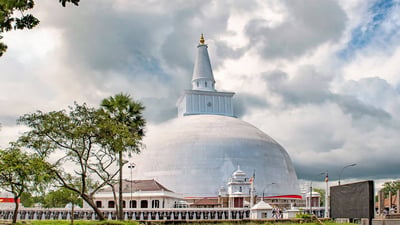 Ruwanweliseya Stupa