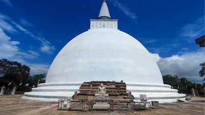 Mirisawetiya Stupa