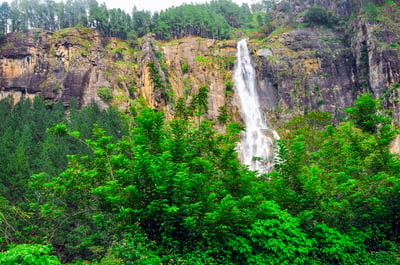 Bambarakanda Falls