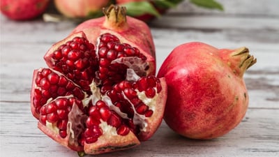 Punica granatum; Delum
