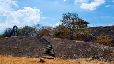 Sastrawela Mani Naga Pabbatha Viharaya