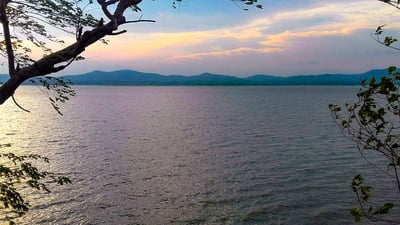 Minneriya Lake