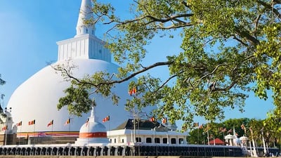 Ruwanweliseya Stupa