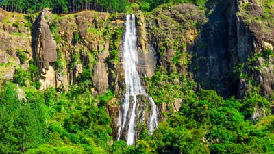 Bambarakanda Falls