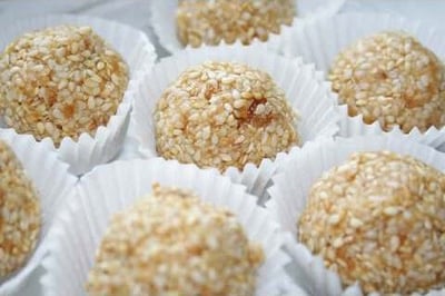 Thala Guli (Sesame Rolls)