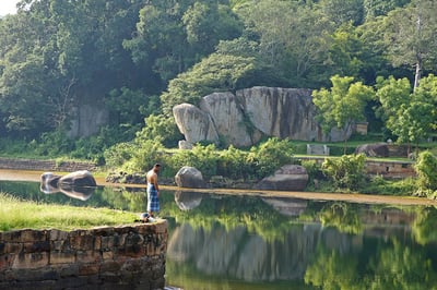 Kaludiya Pokuna complex