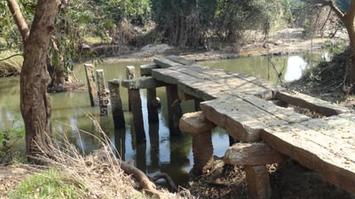 Malwatu Oya Stone Bridge