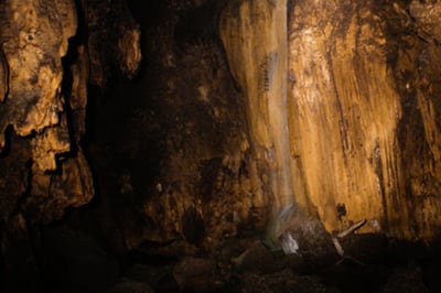 Wavulpone Cave