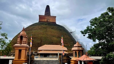 Abhayagiri Stupa