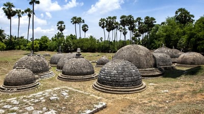 Dagobas At Kantharodai