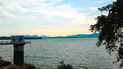 Minneriya Lake