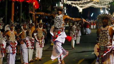 Duruthu Perahera