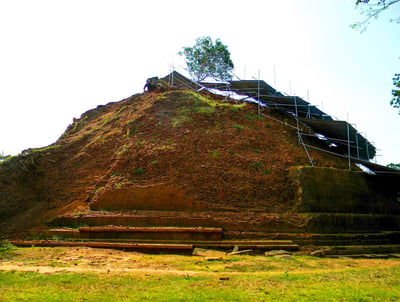 Lahugala Neelagiri Maha Seya