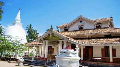 Isipathanaramaya Temple