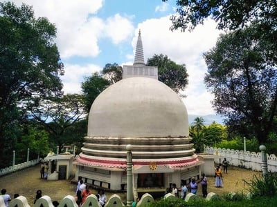 Aluvihara Rock Cave Temple