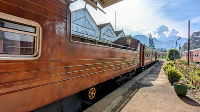 Calypso Tourist Train through the Sri Lanka hill country