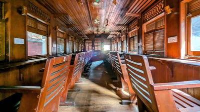 Calypso Tourist Train through the Sri Lanka hill country