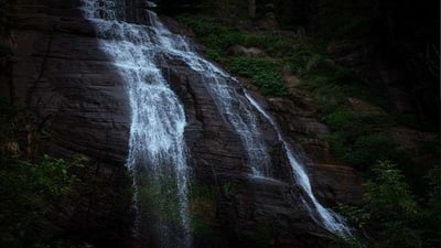 Kolapathana Falls