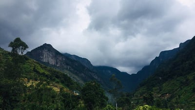 Kolapathana Falls