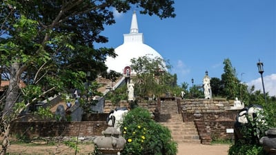 sadagiri maha seya Stupa