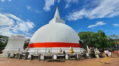 Somawathiya Stupa