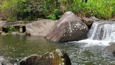 Handapan Ella Falls