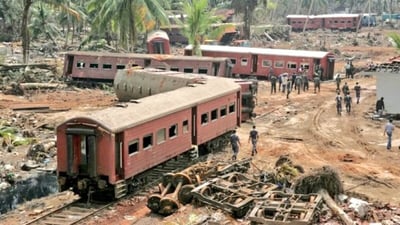 2004 Indian Ocean tsunami Peraliya rail disaster