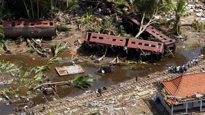 2004 Indian Ocean tsunami Peraliya rail disaster