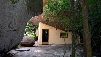 Na Uyana Monastery