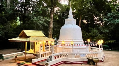 Na Uyana Monastery