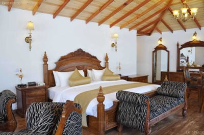 Araliya Green Hills Hotel