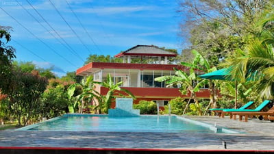 Green Hut Hotel And Restaurant