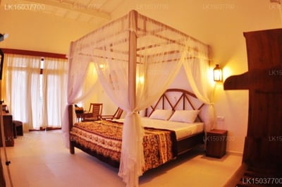 Oasey Beach Hotel