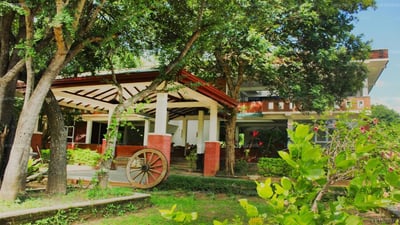 Green Hut Hotel And Restaurant